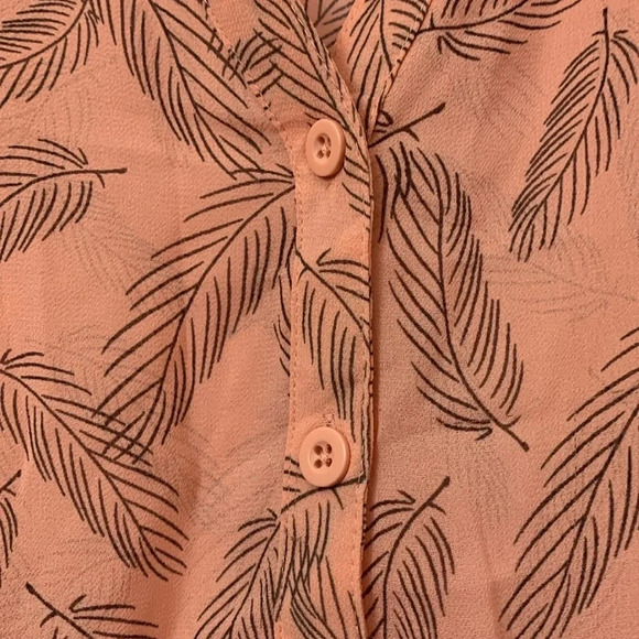 Women’s Torrid Size High-Low Sheer Blouse Size 1 (14/16) EUC - Picture 5 of 8